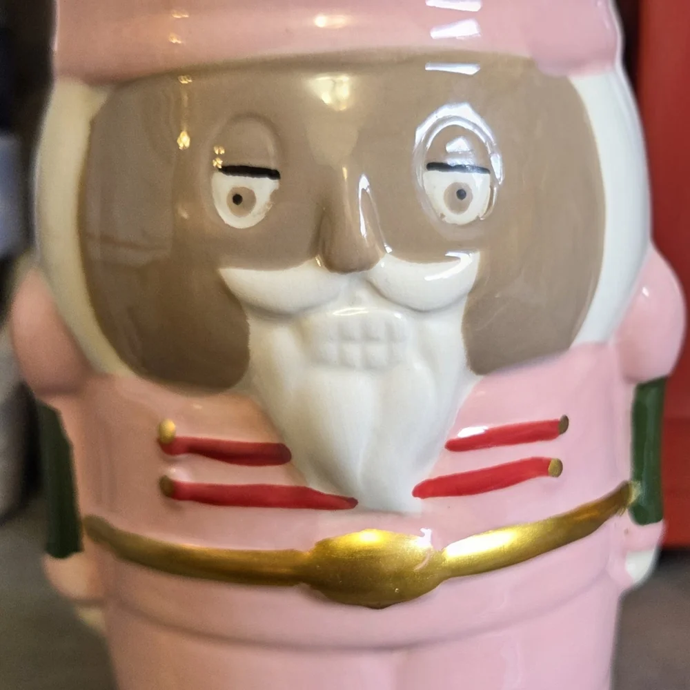 🔺️🆕️🔺️Kirklands Set Of Two, Nutcracker Candles.